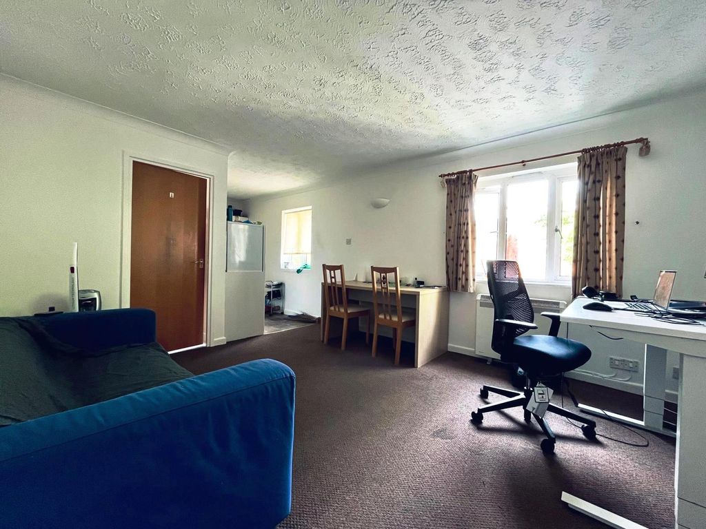 Property photo 2 of 5