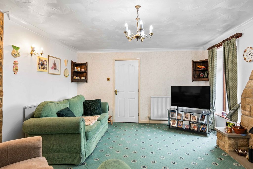 Property photo 3 of 31