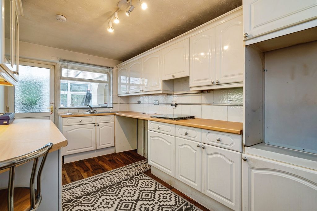 Property photo 2 of 17 Photo