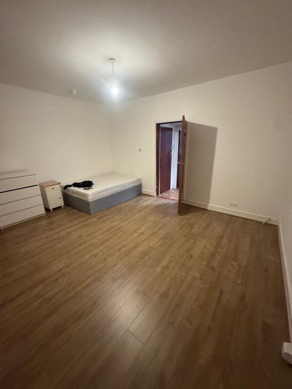 Property photo 1 of 6 Open Plan Living/Dining Area