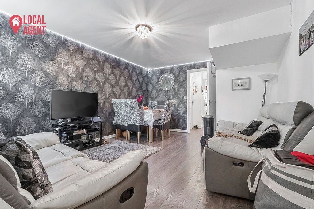 Property photo 2 of 19