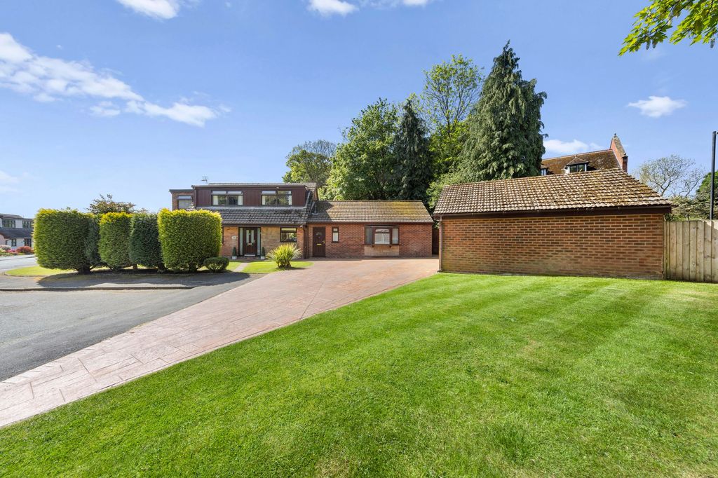 Property photo 2 of 35