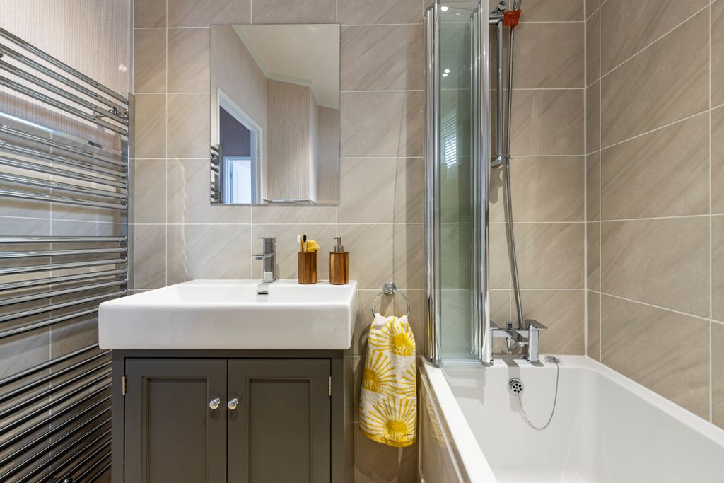 Property photo 3 of 16 Omar Alderney Bathroom2