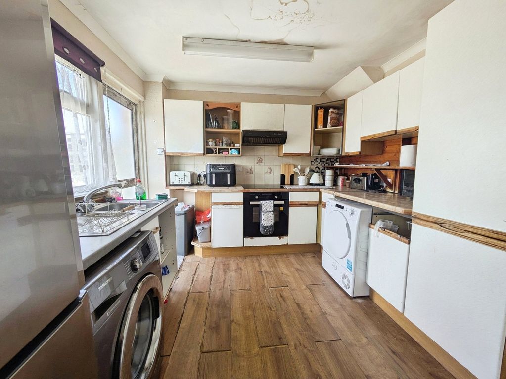 Property photo 3 of 10 Picture No. 04