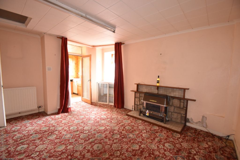 Property photo 2 of 22