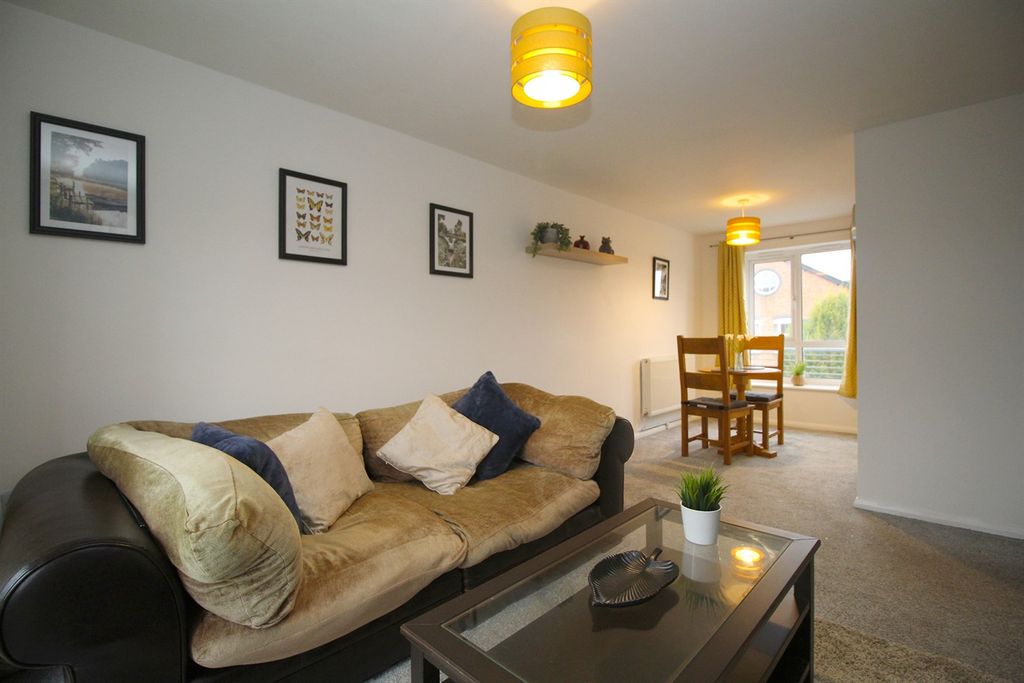 Property photo 1 of 21 Lounge / Diner