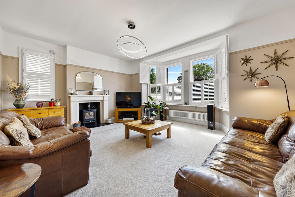 Property photo 2 of 50