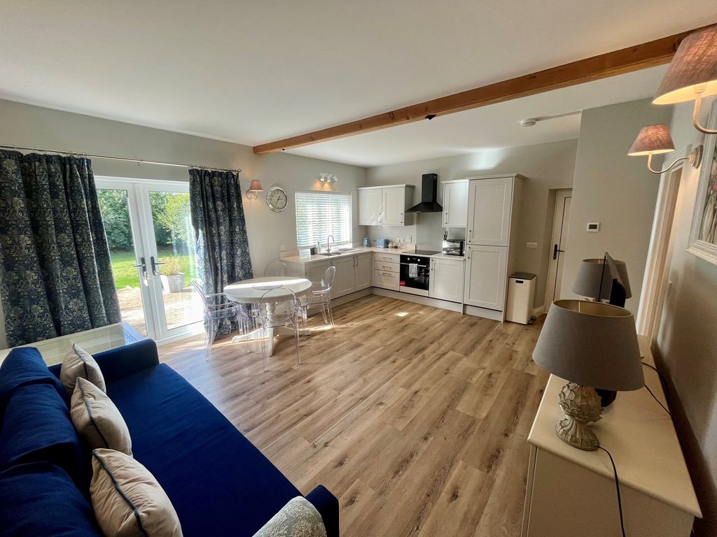 Property photo 2 of 10 Image