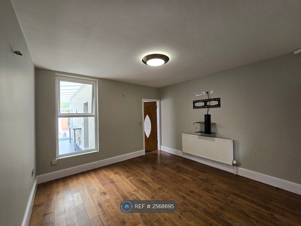 Property photo 3 of 14 Dining Room