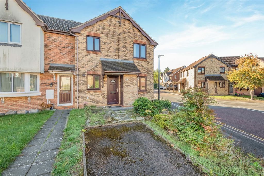 Property photo 1 of 9 8706632-Exterior02.Jpg