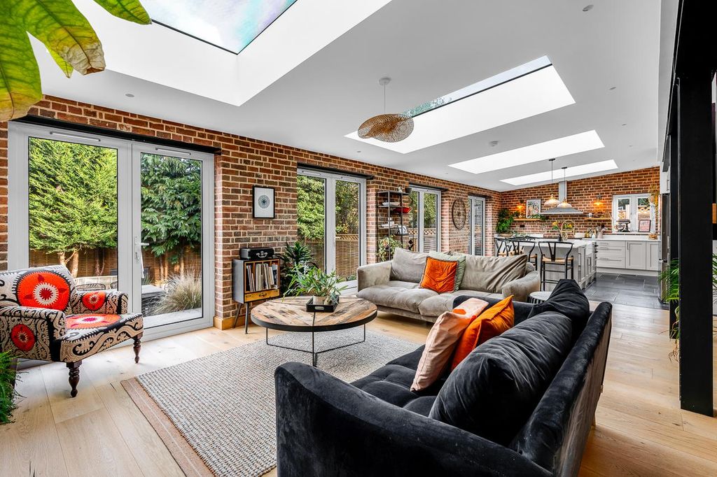 Property photo 2 of 50 Internal-Smalll-50.Jpg