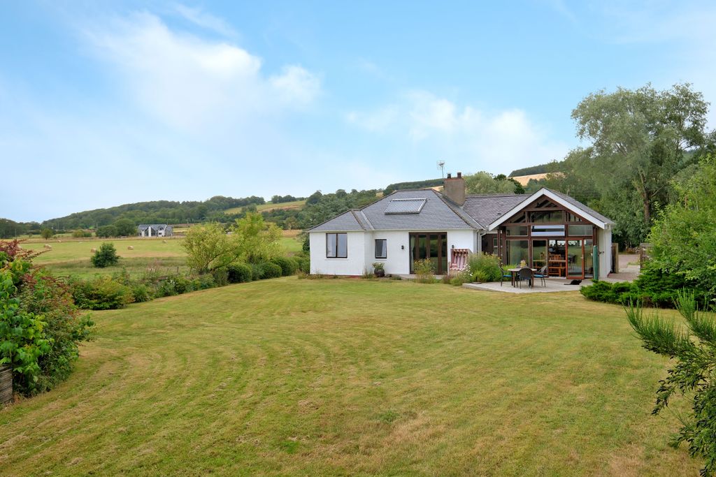 Property photo 2 of 54