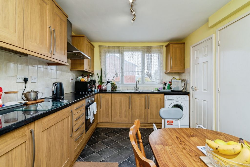 Property photo 2 of 17 Photo