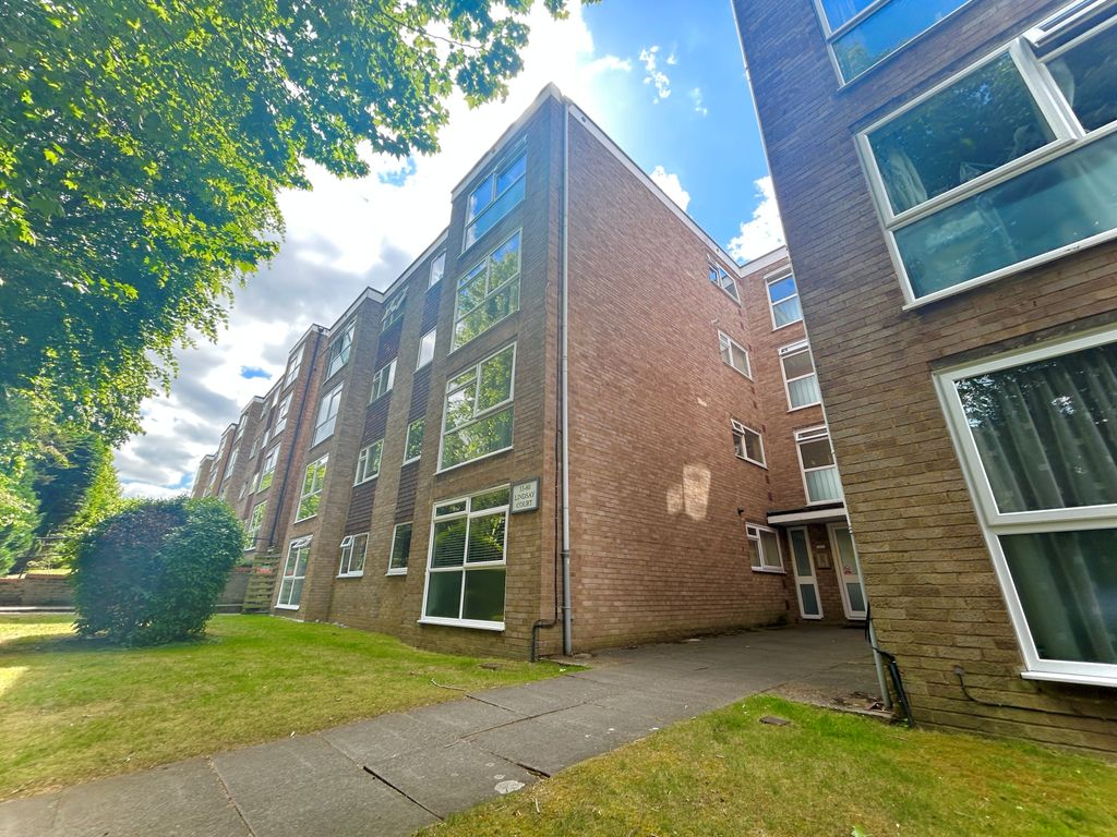Property photo 1 of 8 1 Bed P.Built To Rent Sherwood Park Road, Sutton Sm1