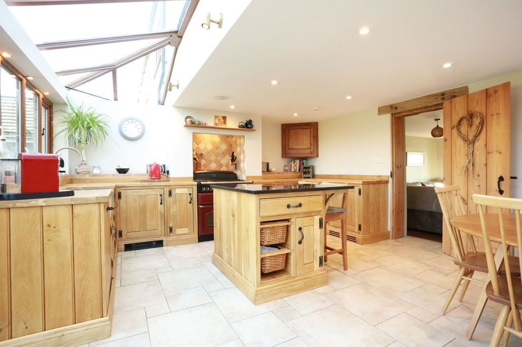 Property photo 3 of 50