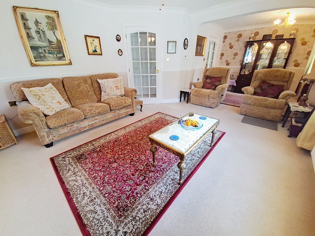 Property photo 3 of 20 15-Cowpers-Gate_00001 (16) (1)
