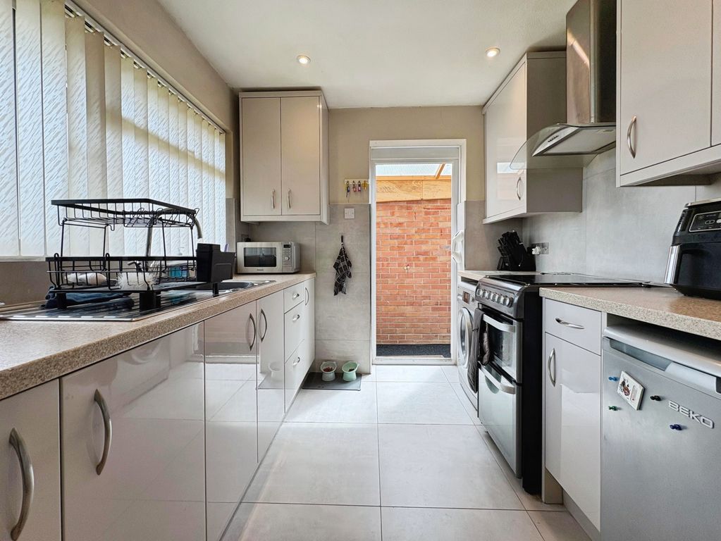Property photo 3 of 22 36A21d29-10