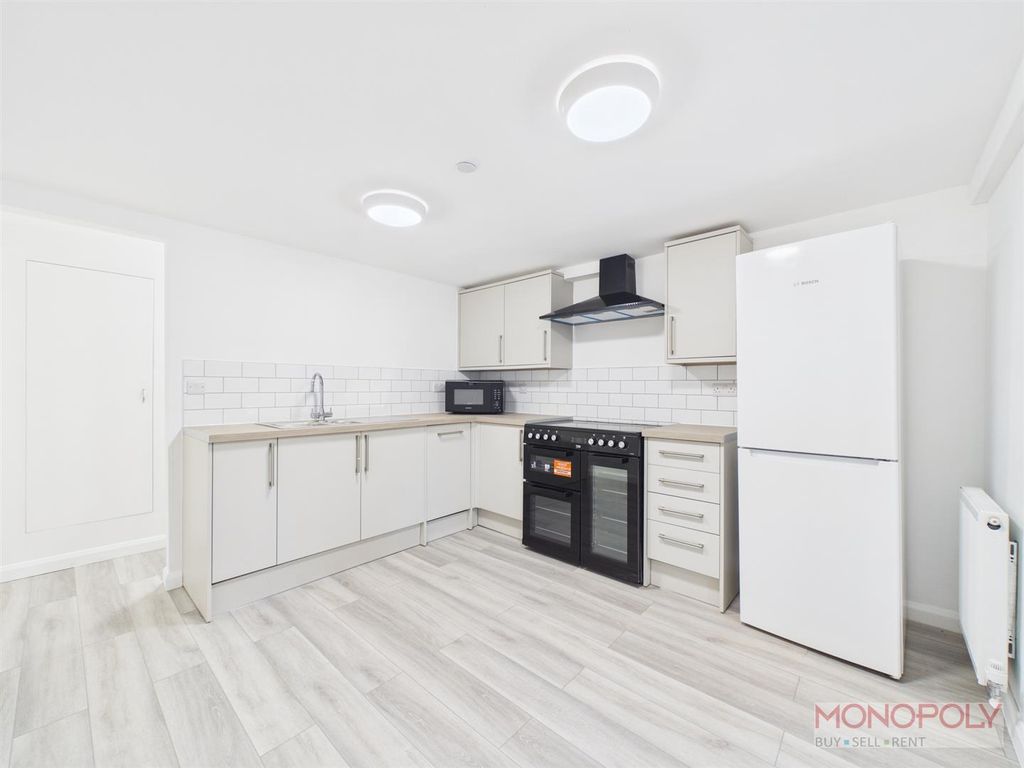 Property photo 2 of 24 Kitchen