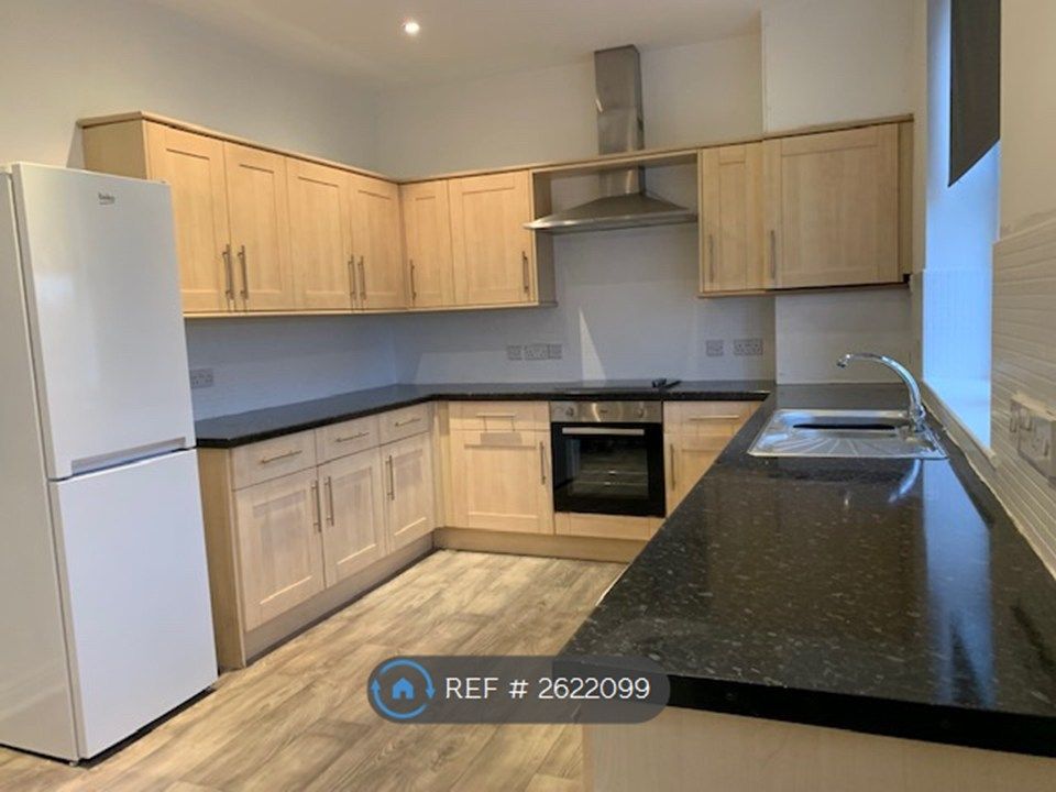 Property photo 3 of 16 Kitchen