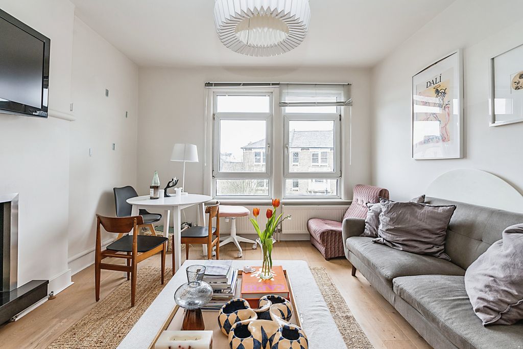 Property photo 2 of 9 2