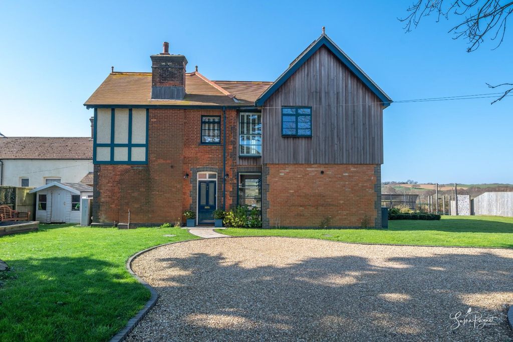 Property photo 3 of 58 Welcome To Station House