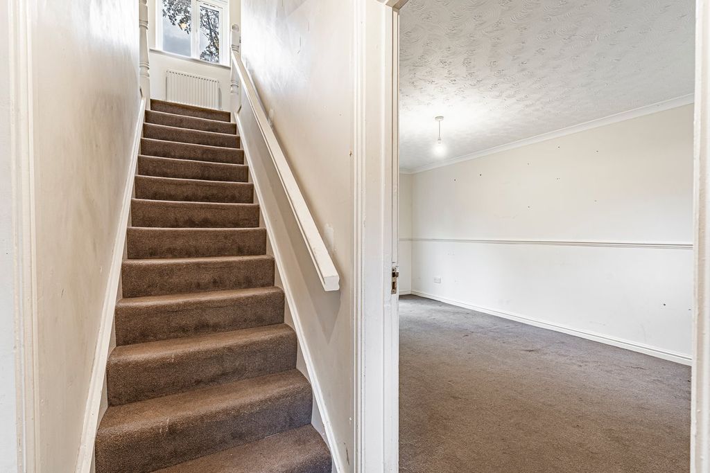 Property photo 3 of 27