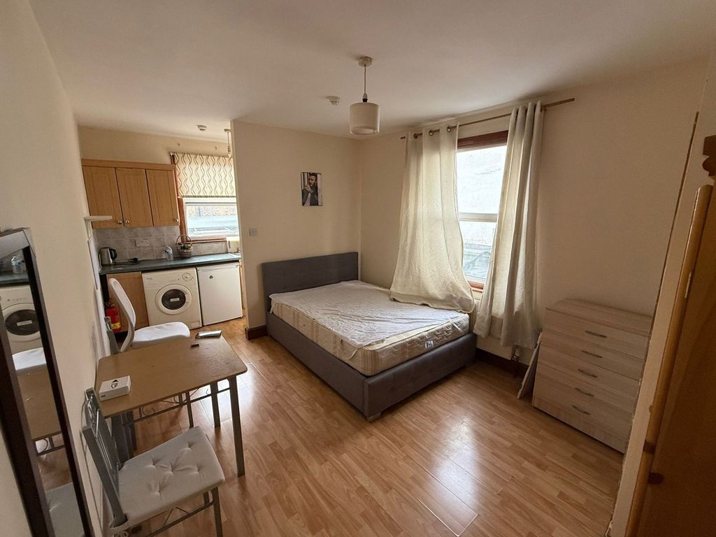 Property photo 1 of 4