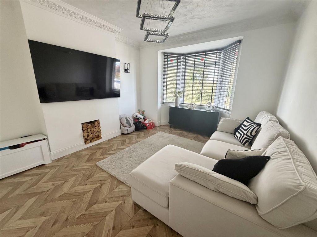 Property photo 2 of 18 Img_9858.Jpeg