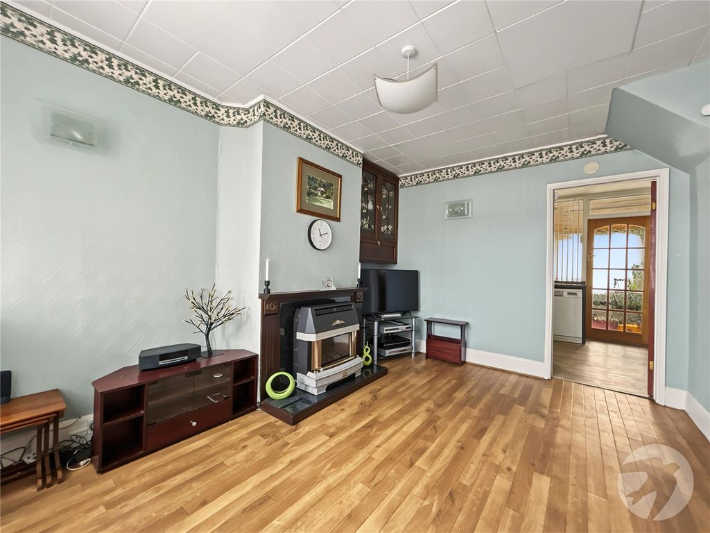 Property photo 3 of 20 Picture No. 24
