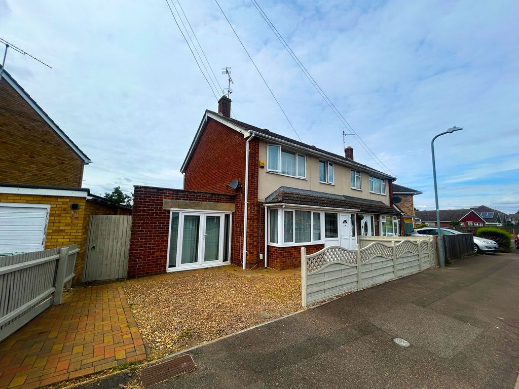 Property photo 2 of 27