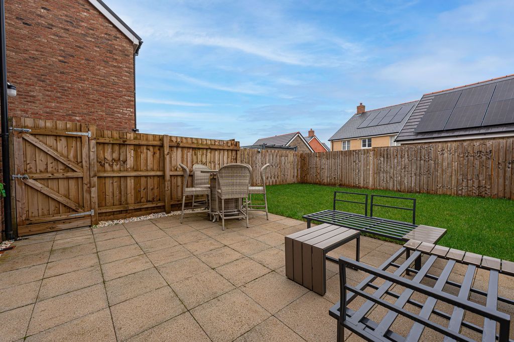 Property photo 2 of 26