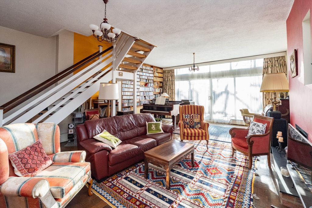 Property photo 3 of 14 Image