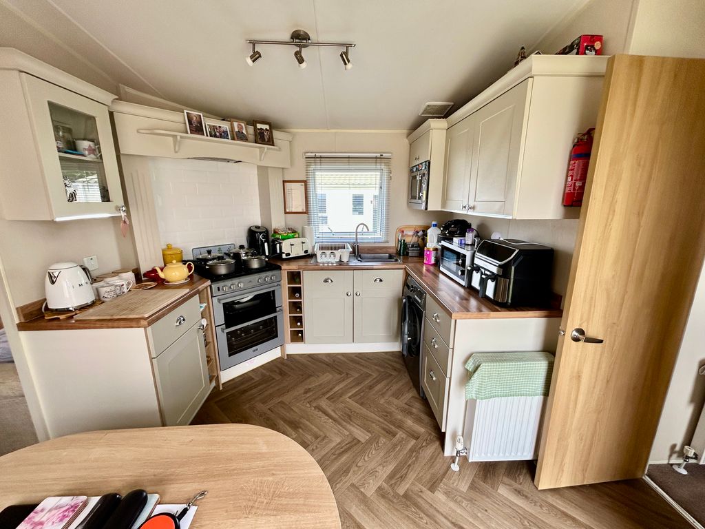 Property photo 3 of 13 Img_E3019
