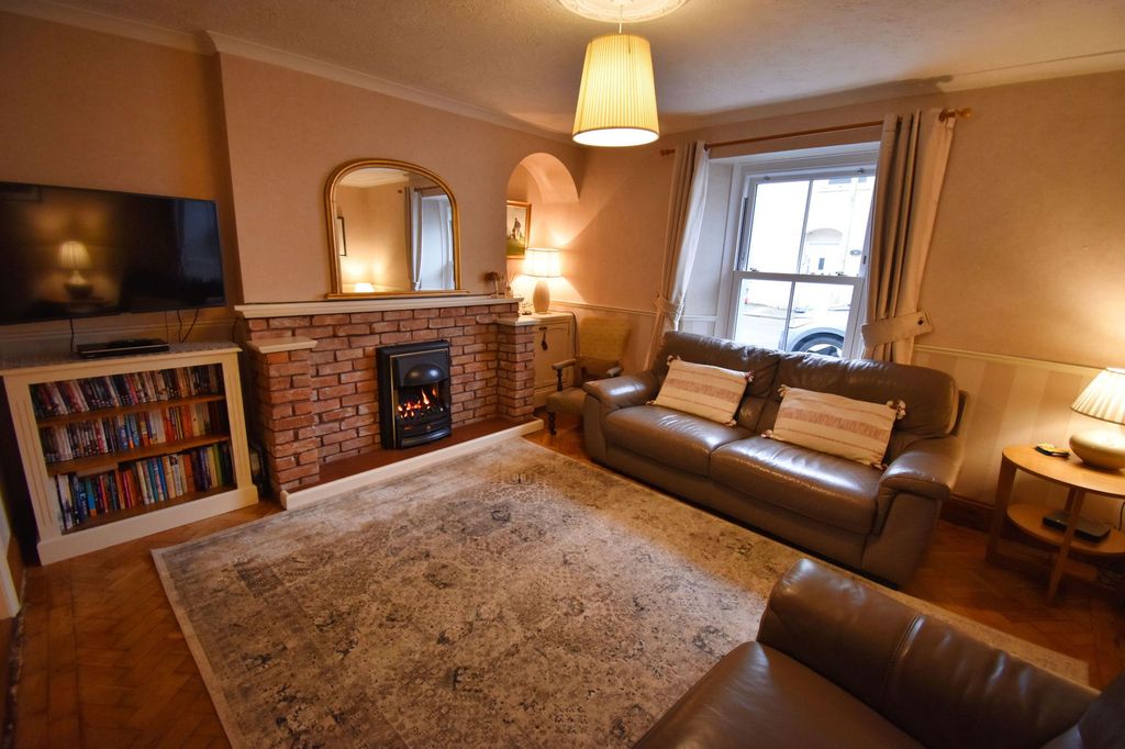 Property photo 2 of 16
