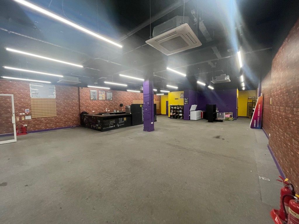 Property photo 3 of 8 Photo 4