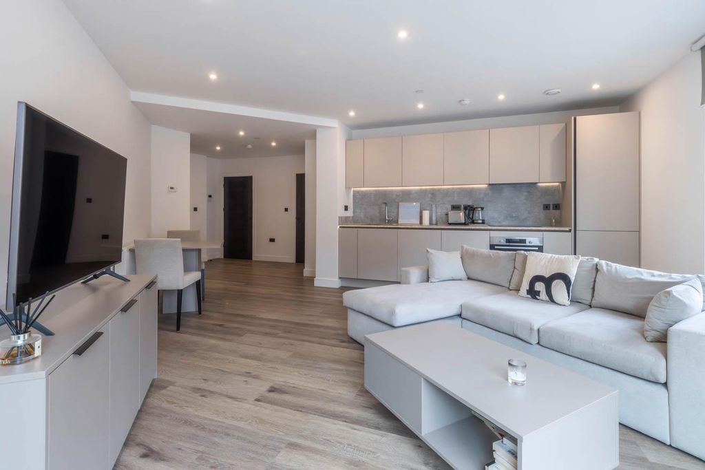 Property photo 1 of 18 Living Area