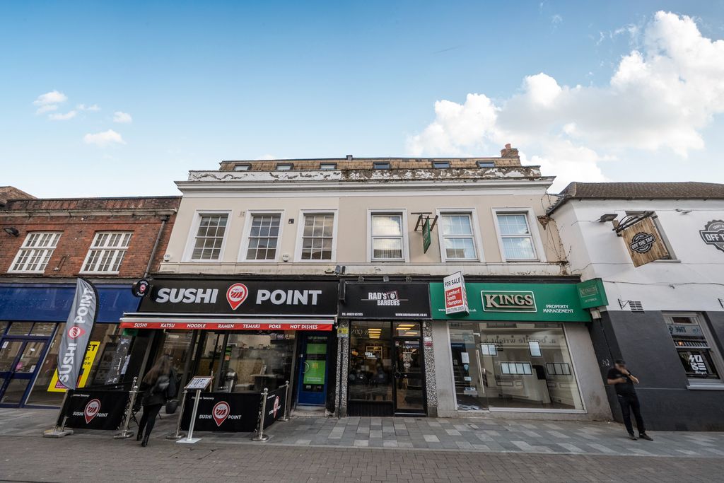 Additional image 13 of 2 bed flat to rentHigh Street, Maidenhead SL6