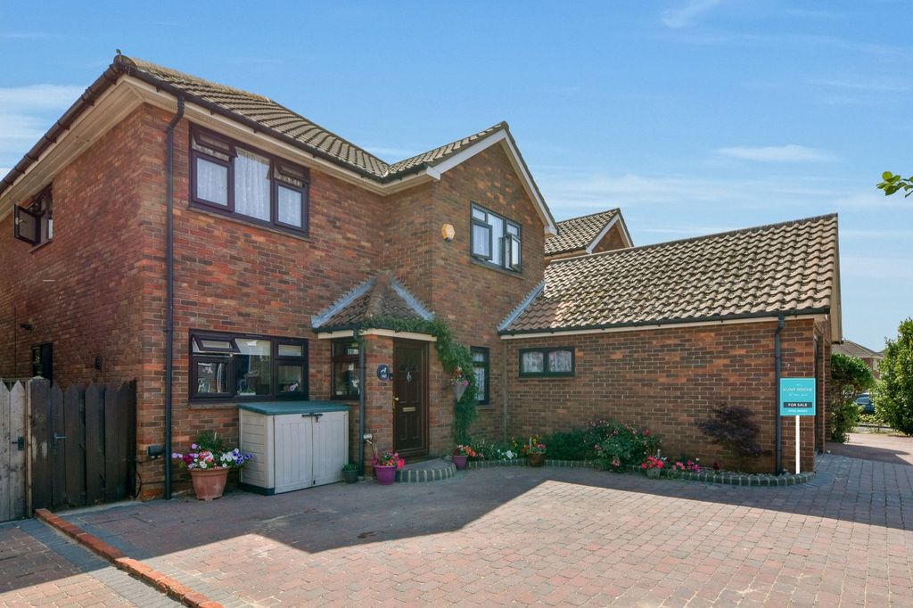 Property photo 2 of 33 Picture No. 38