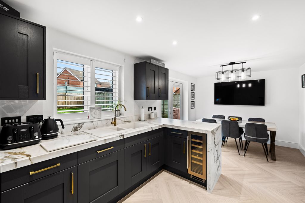 Property photo 3 of 21 Image22.Jpg