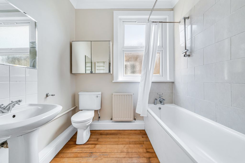 Property photo 3 of 10 Bathroom