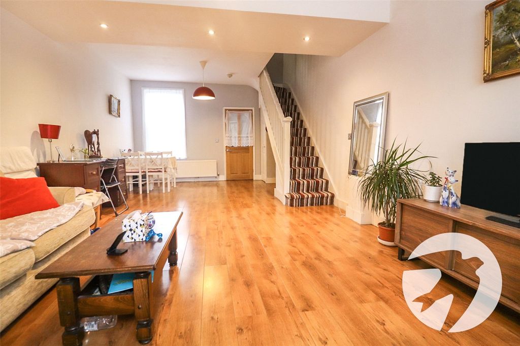 Property photo 2 of 18 Picture No. 04