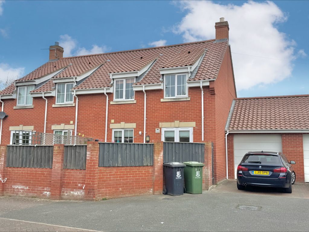 Property photo 2 of 12