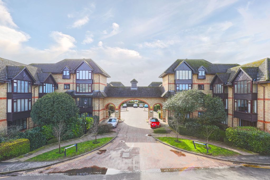 Property photo 1 of 8