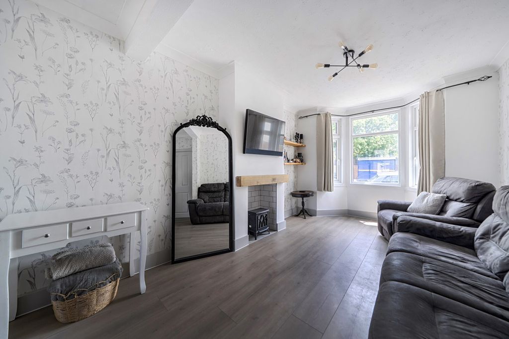 Property photo 3 of 18 1471310-8-6A28138...