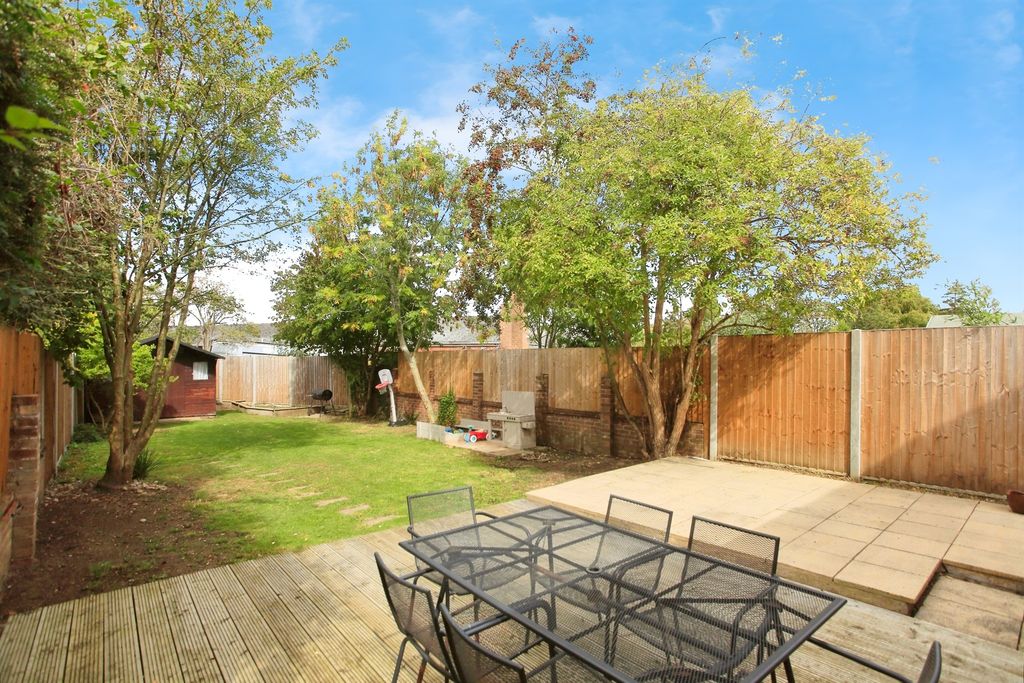 Property photo 1 of 17 Outside