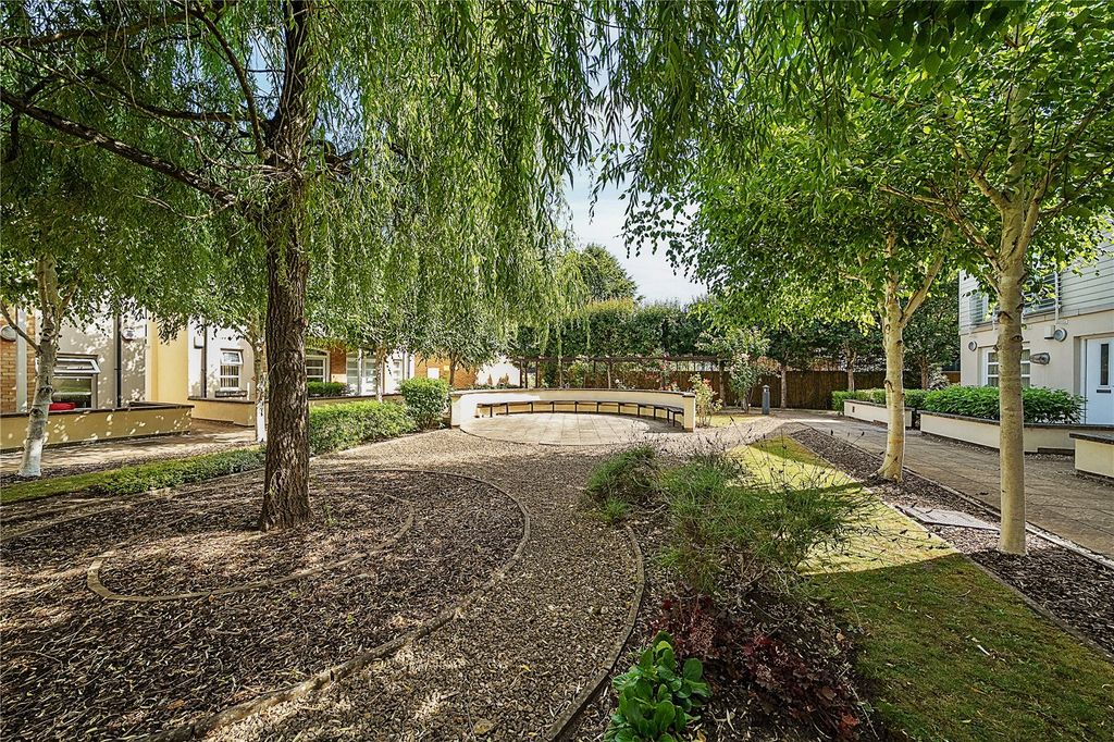 Property photo 1 of 12 Entrance