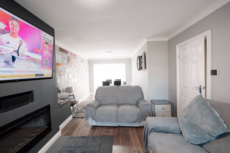 Property photo 3 of 16 Photo 27