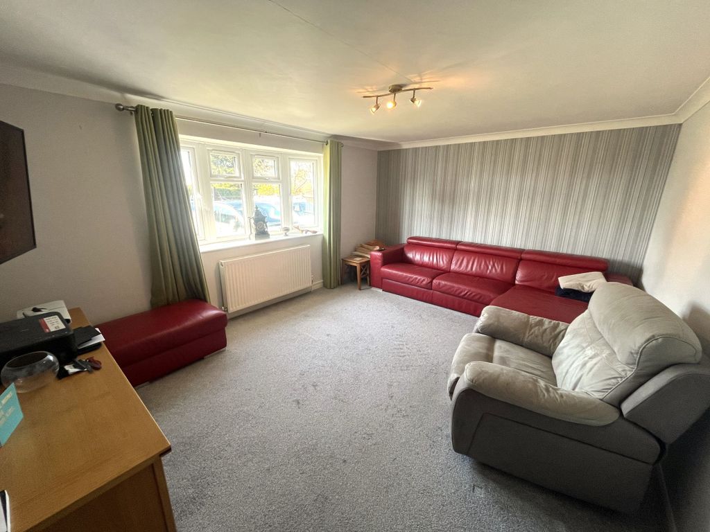 Property photo 2 of 13