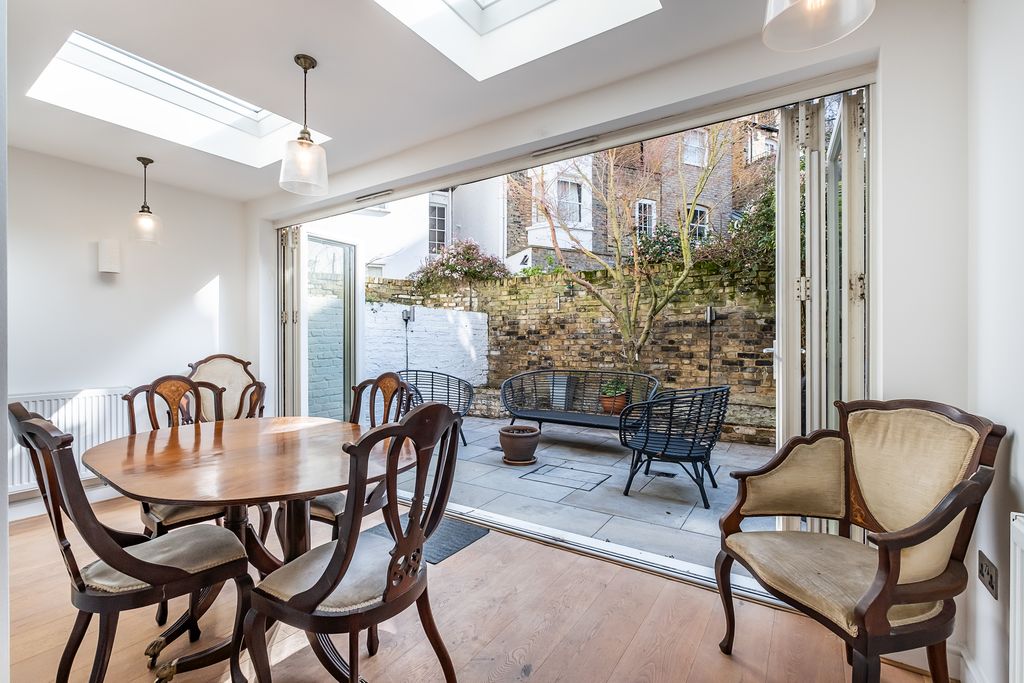 Property photo 2 of 12