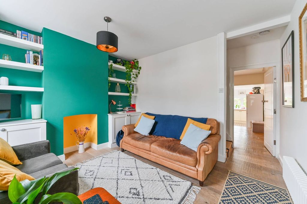 Property photo 3 of 12